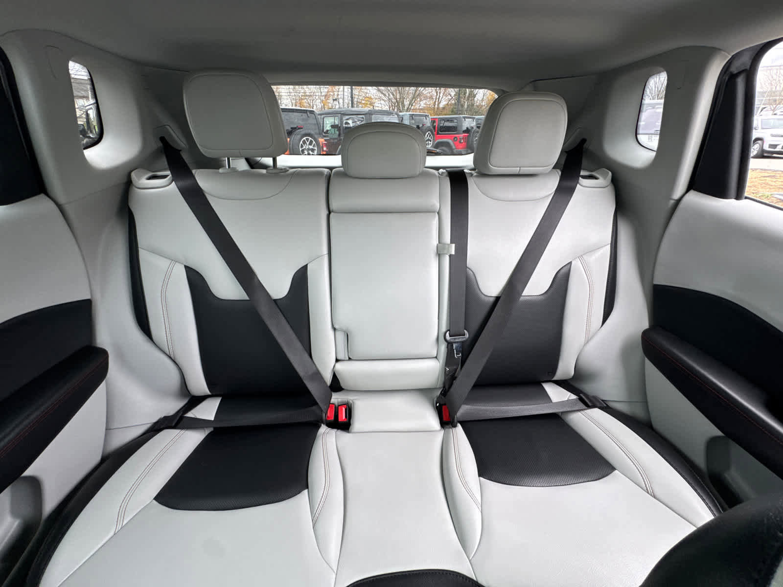 Used 2020 Jeep Compass Limited image 30