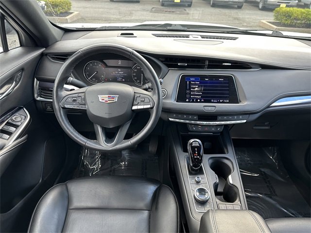 Used 2022 Cadillac XT4 Luxury w/ Cold Weather Package image 13