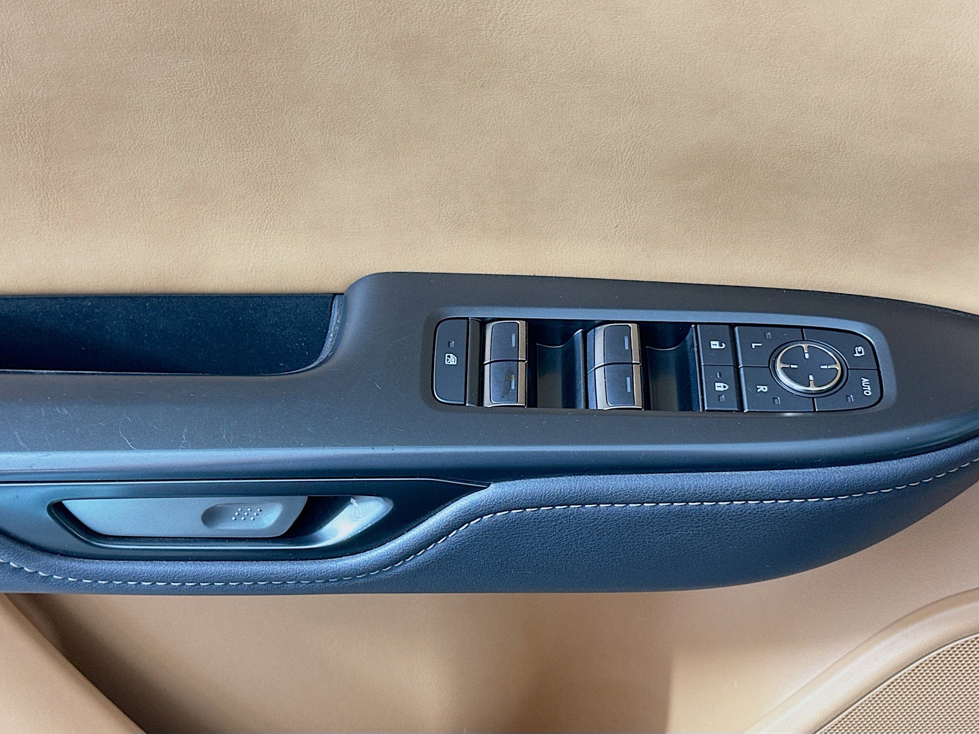 Used 2023 Lexus RZ 450e Premium w/ Technology Package image 15