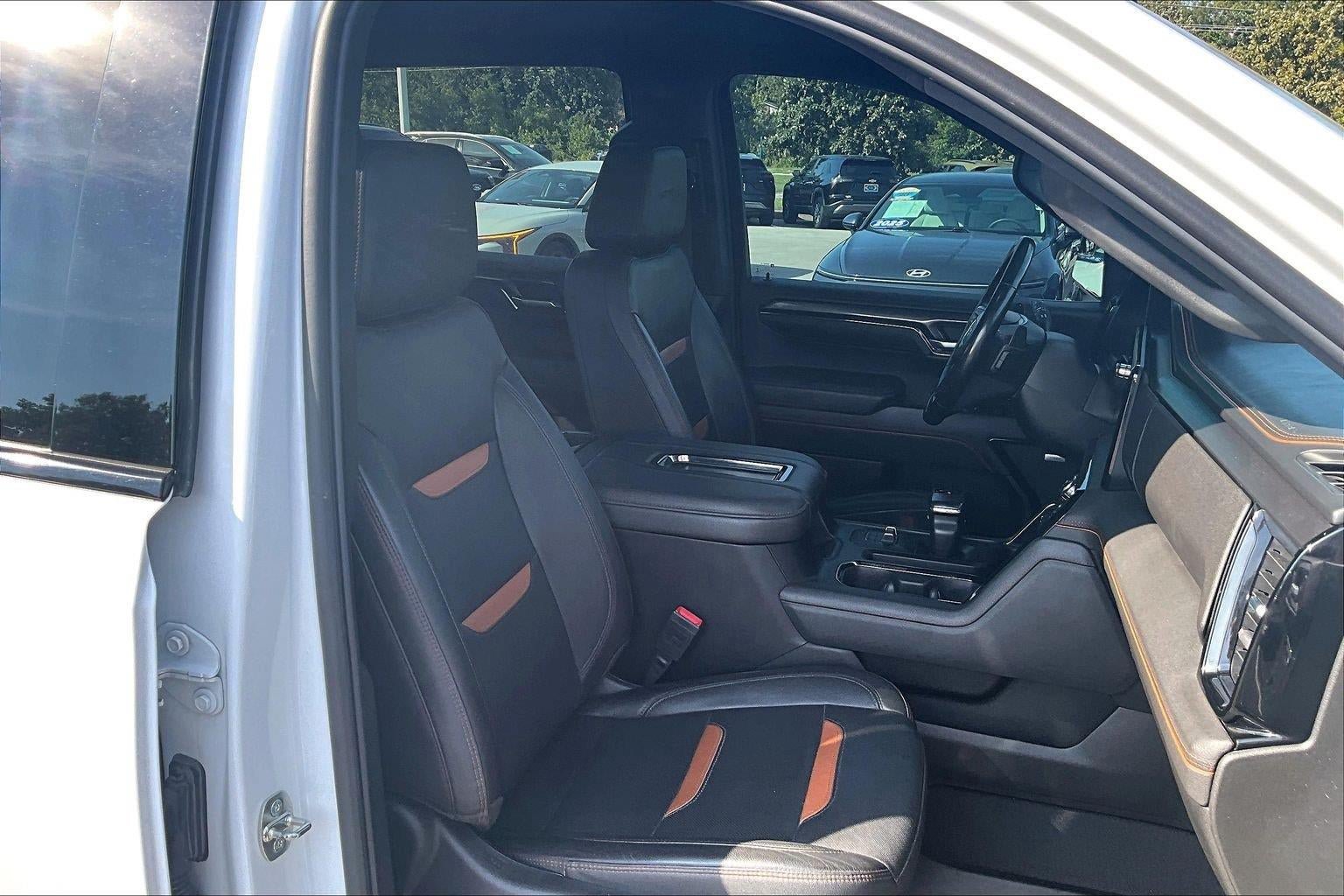Used 2022 GMC Sierra 1500 AT4 w/ AT4 Preferred Package AWD/4WD image 4