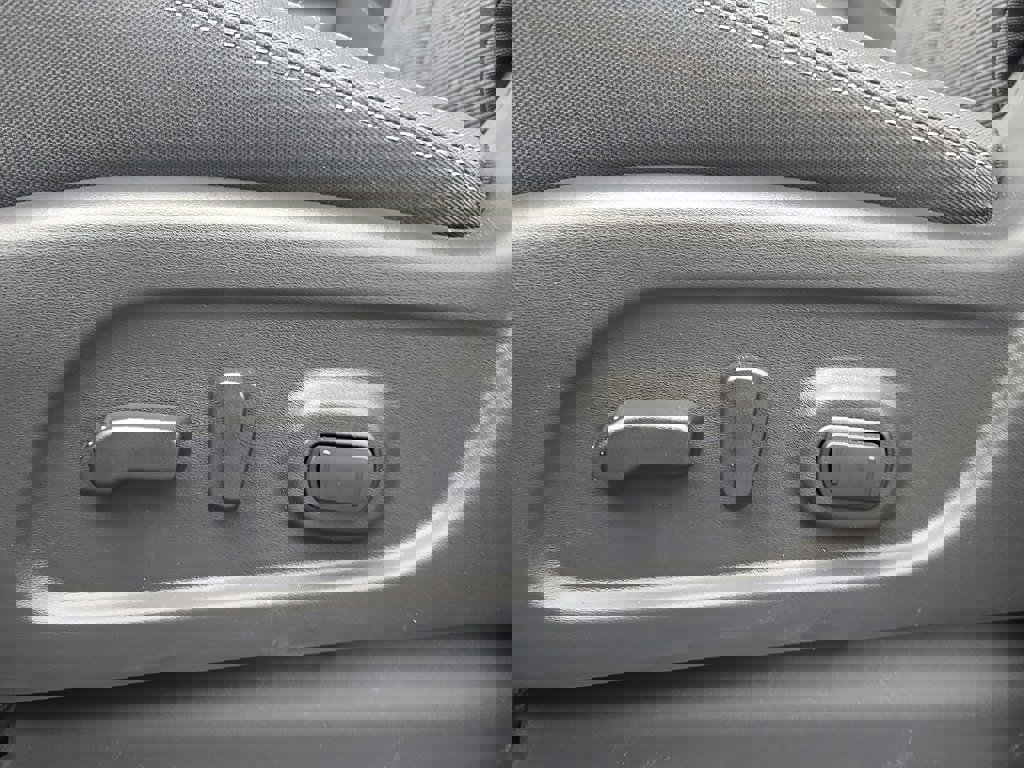 Used 2024 Nissan Titan SV w/ SV Bronze Edition Package image 15