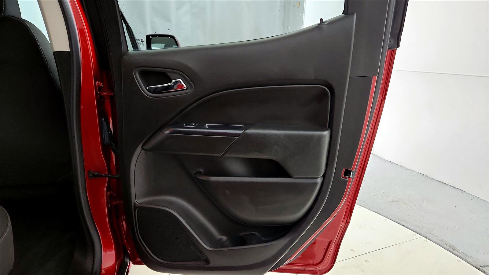 Used 2016 Chevrolet Colorado LT w/ LT Convenience Package image 19