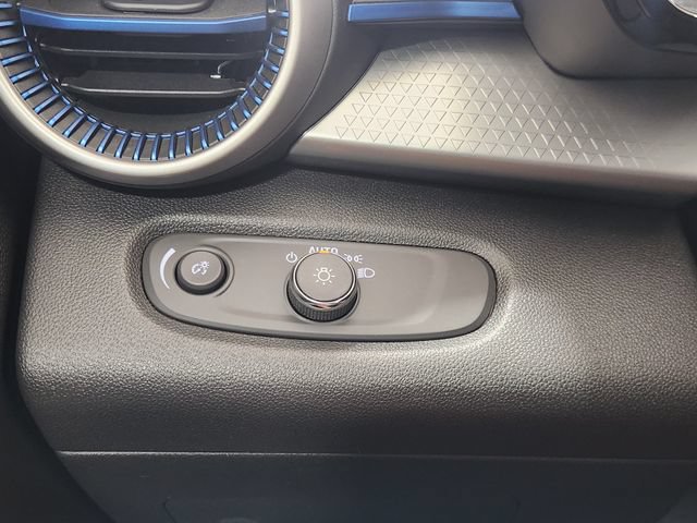 Used 2026 Chevrolet Trax LS FWD image 24