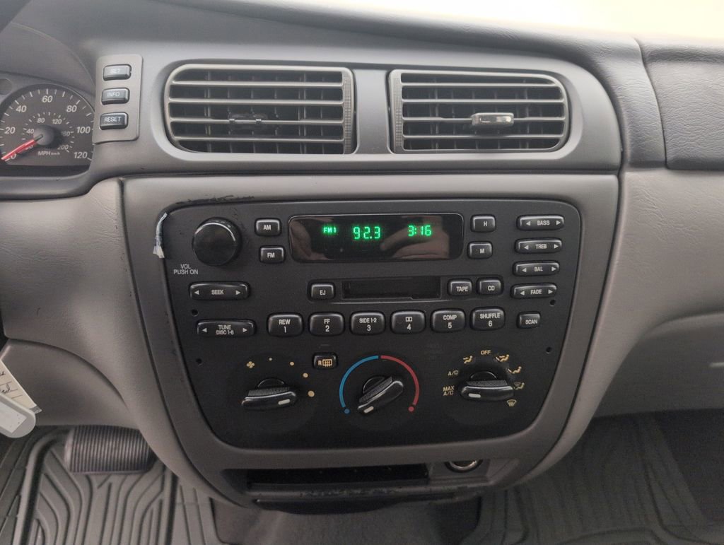 Used 2005 Ford Taurus SE FWD image 23