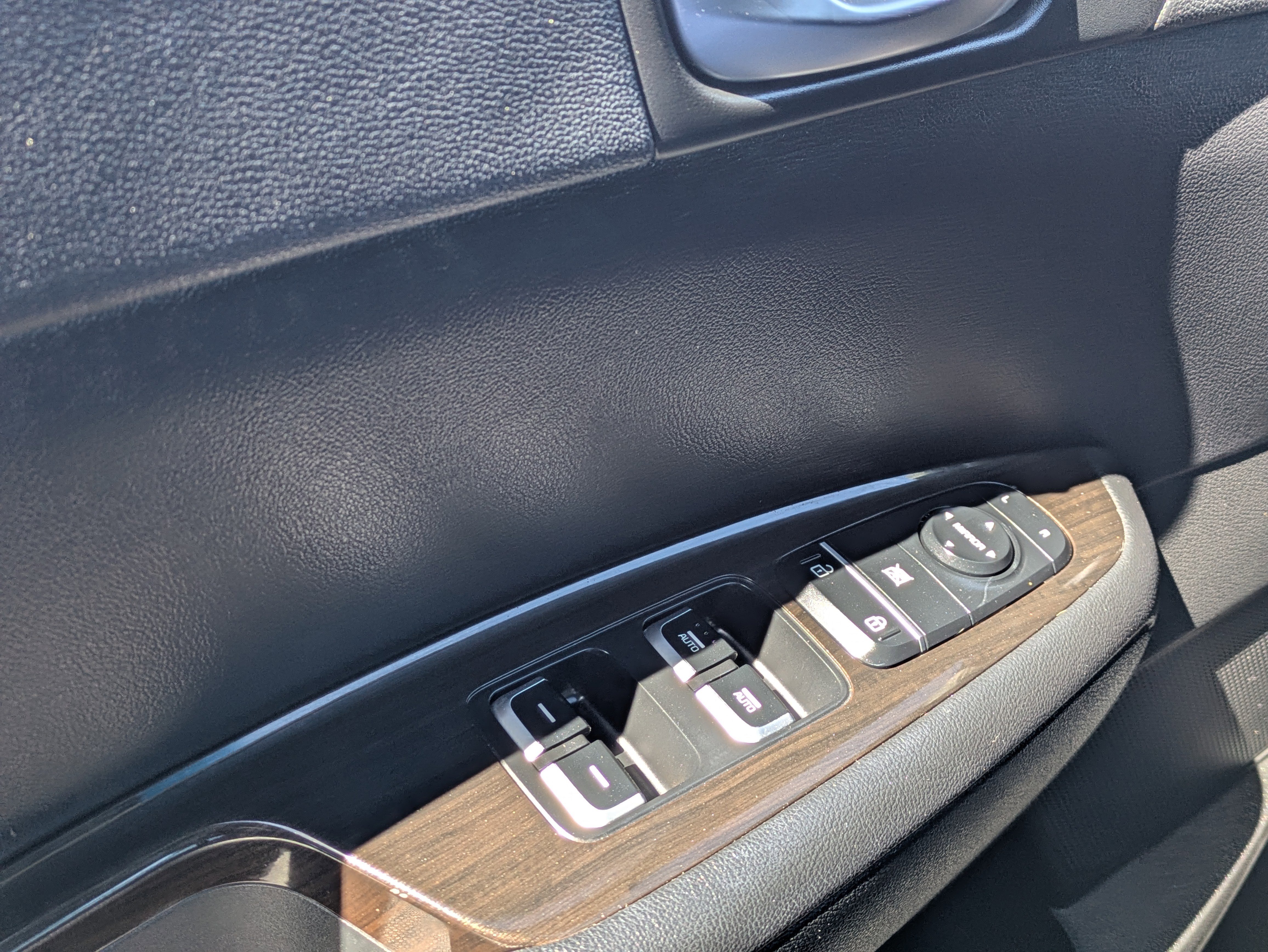 Used 2020 Kia Optima EX image 26