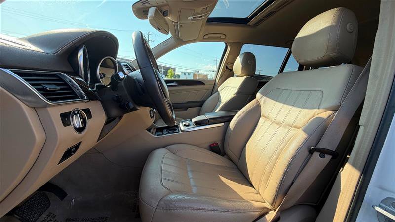 Used 2015 Mercedes-Benz GL 450 4MATIC image 23