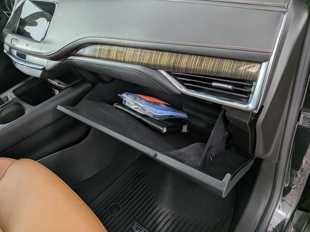 Used 2021 Cadillac XT4 Premium Luxury image 32