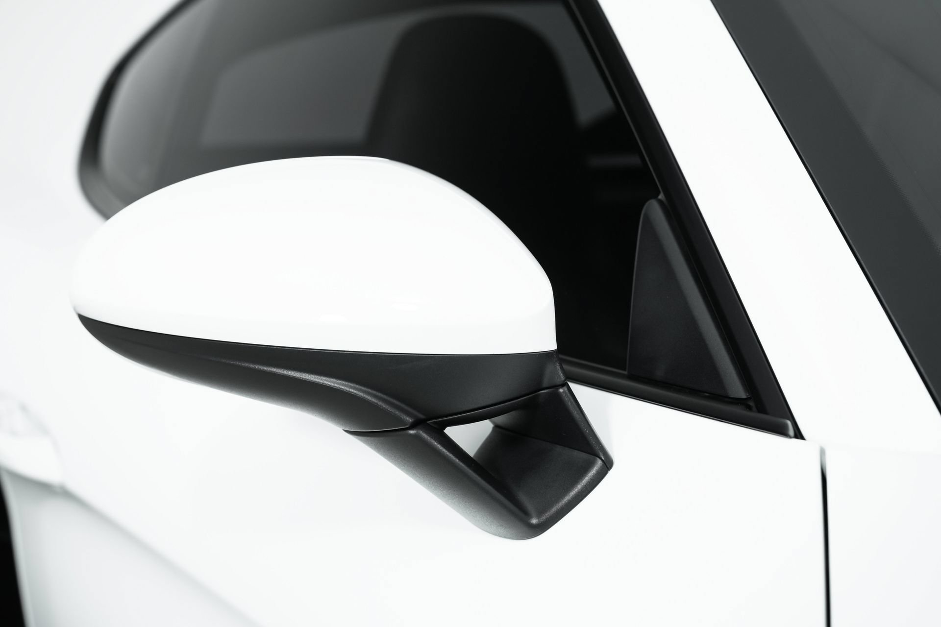 Used 2025 Porsche 718 Cayman RWD image 48