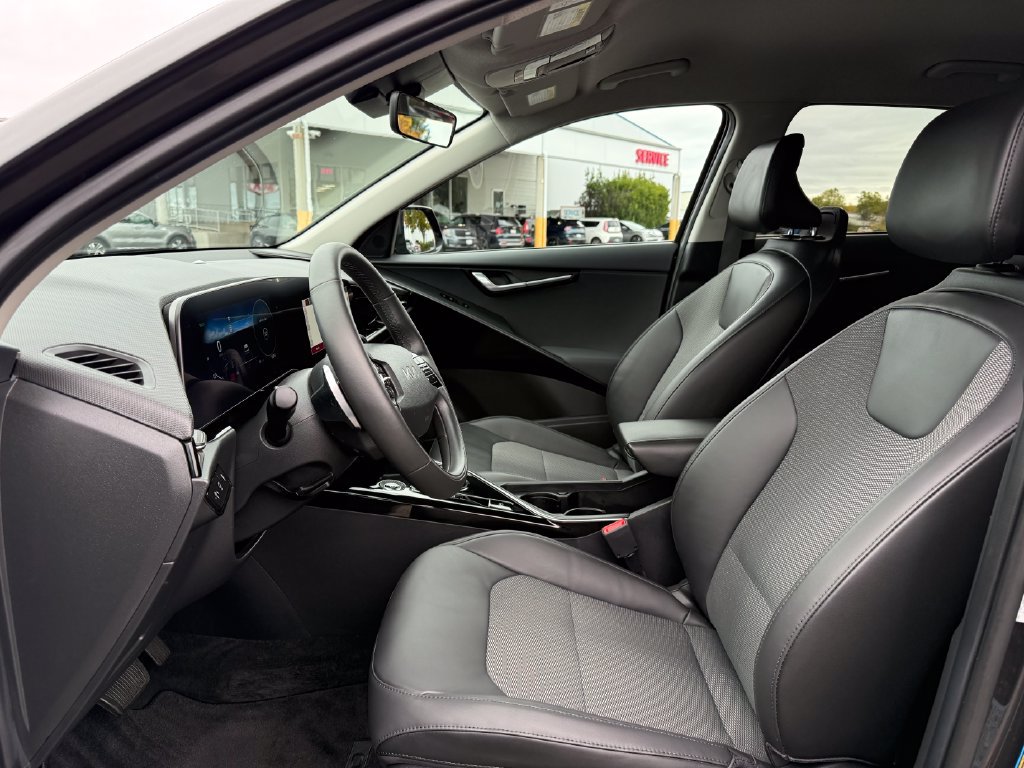 Certified 2023 Kia Niro Wind FWD image 16