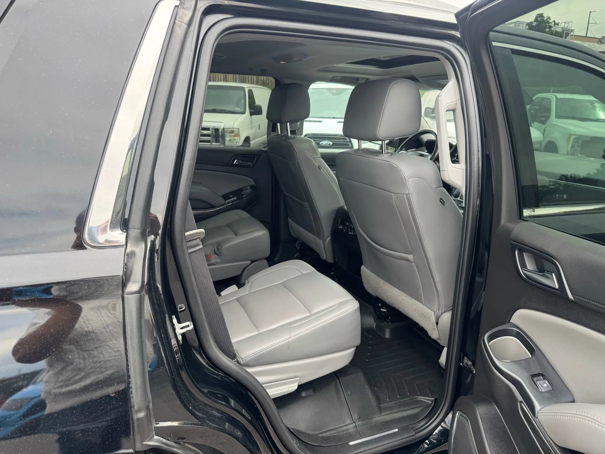 Used 2019 Chevrolet Tahoe LT w/ Luxury Package AWD/4WD image 23