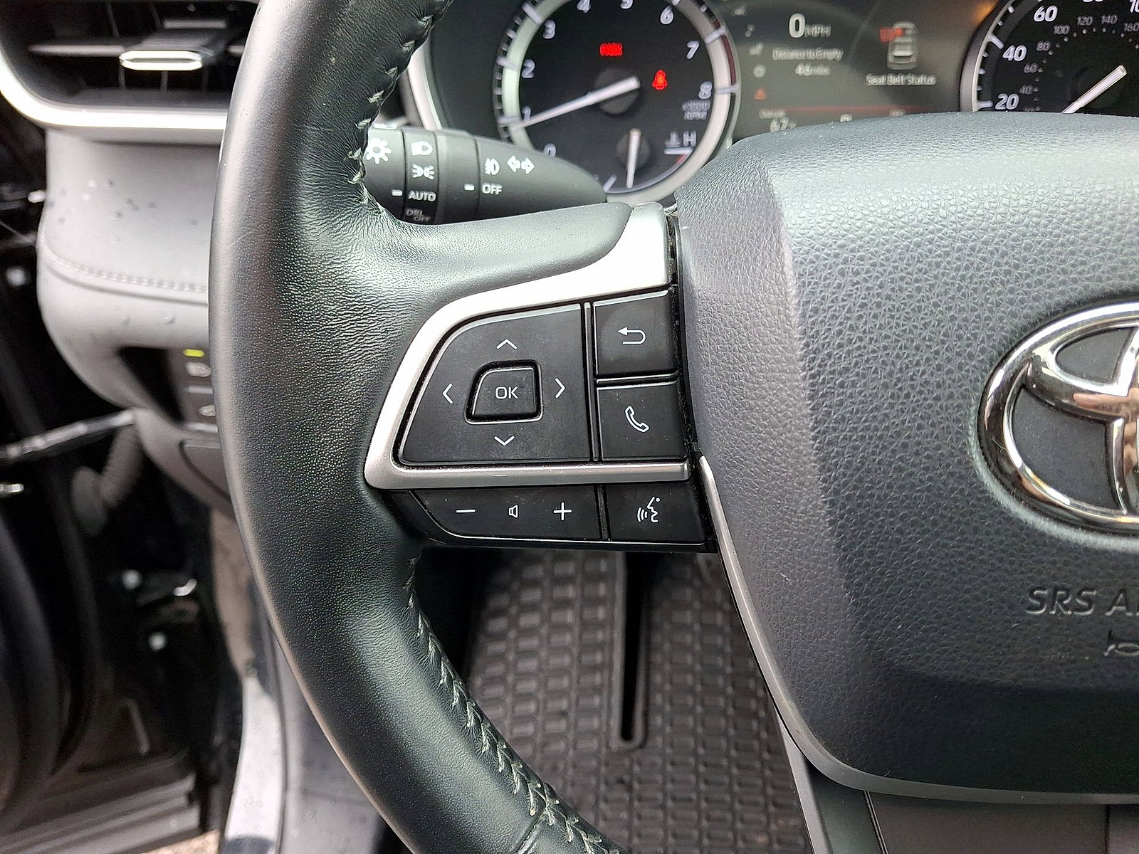 Used 2022 Toyota Highlander XLE AWD/4WD image 17