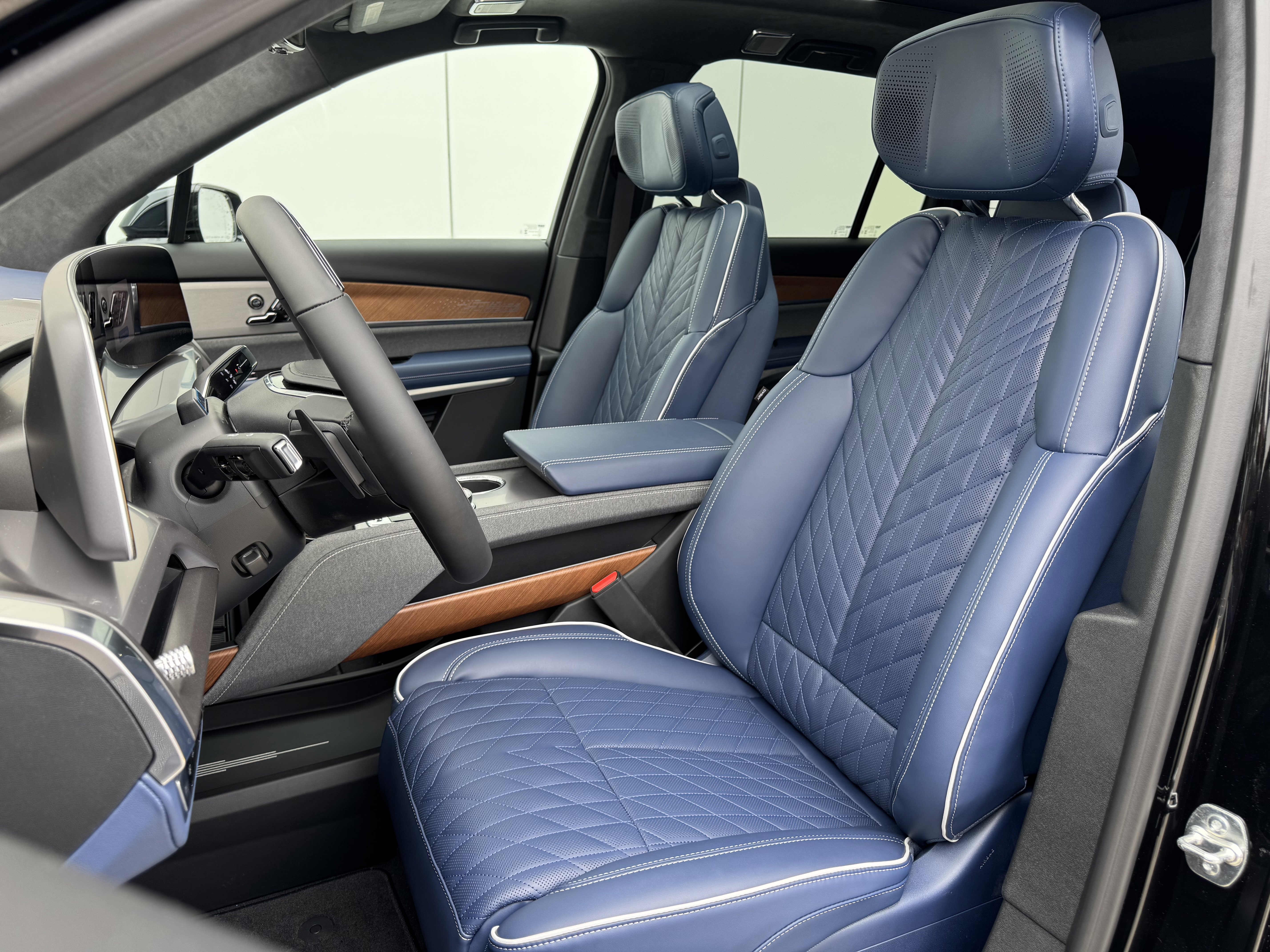 New 2026 Cadillac Vistiq Premium Luxury image 10