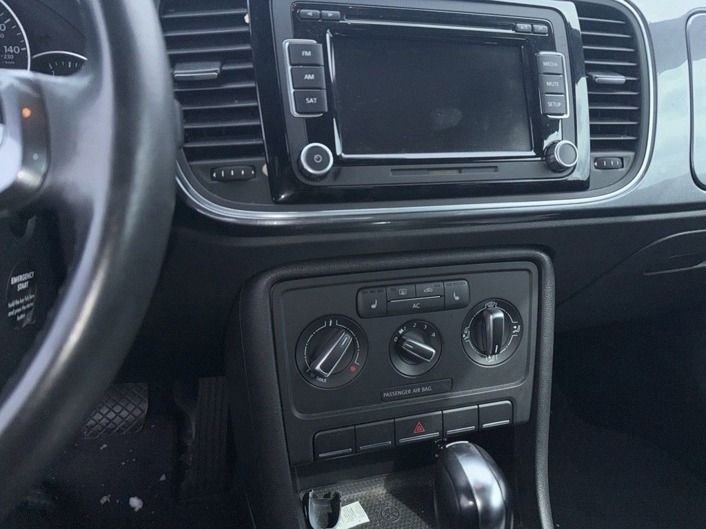Used 2012 Volkswagen Beetle 2.5 image 8