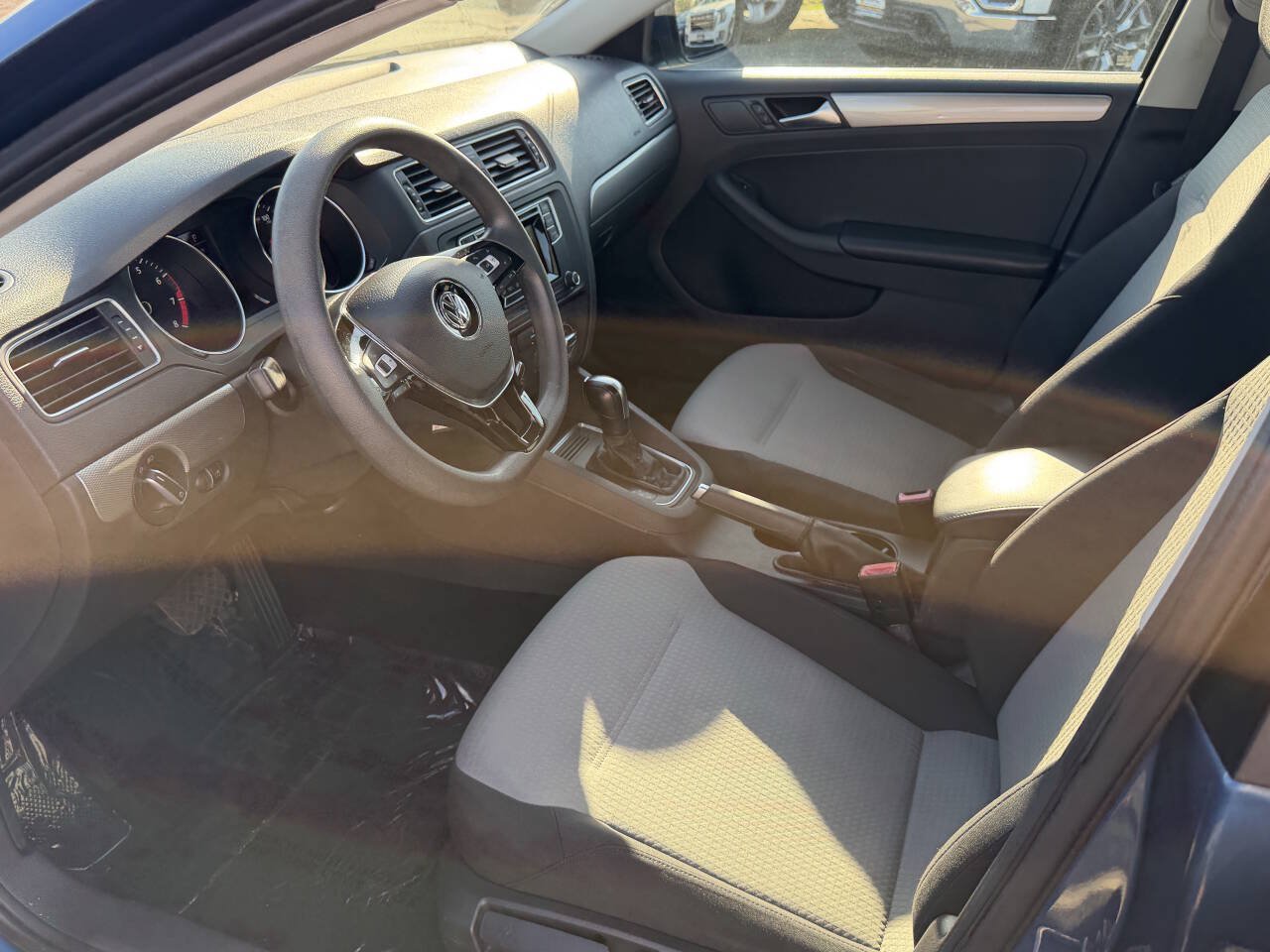 Used 2017 Volkswagen Jetta S FWD image 9