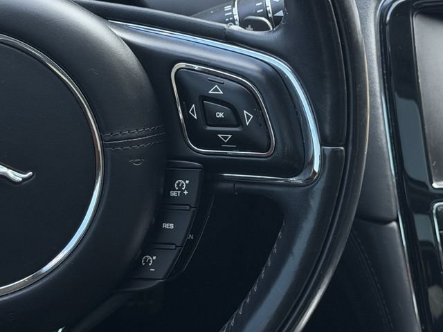 Used 2015 Jaguar XJ L Portfolio RWD image 14