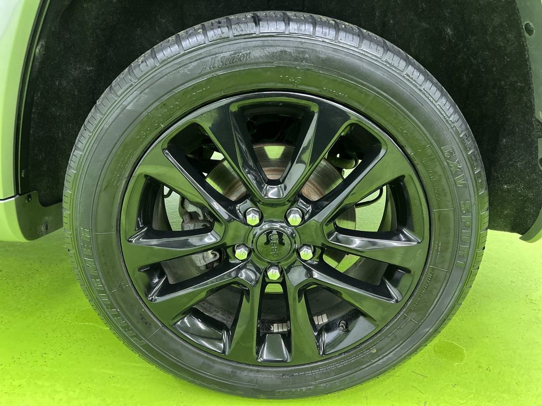 Used 2020 Jeep Grand Cherokee Altitude AWD/4WD image 15