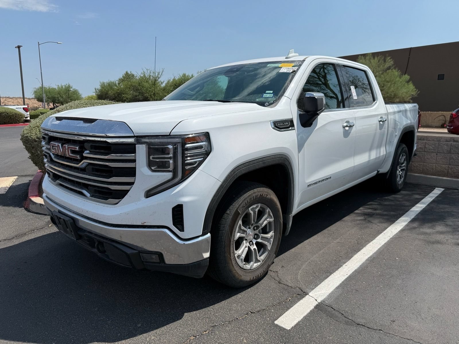 Used 2025 GMC Sierra 1500 SLT AWD/4WD image 2