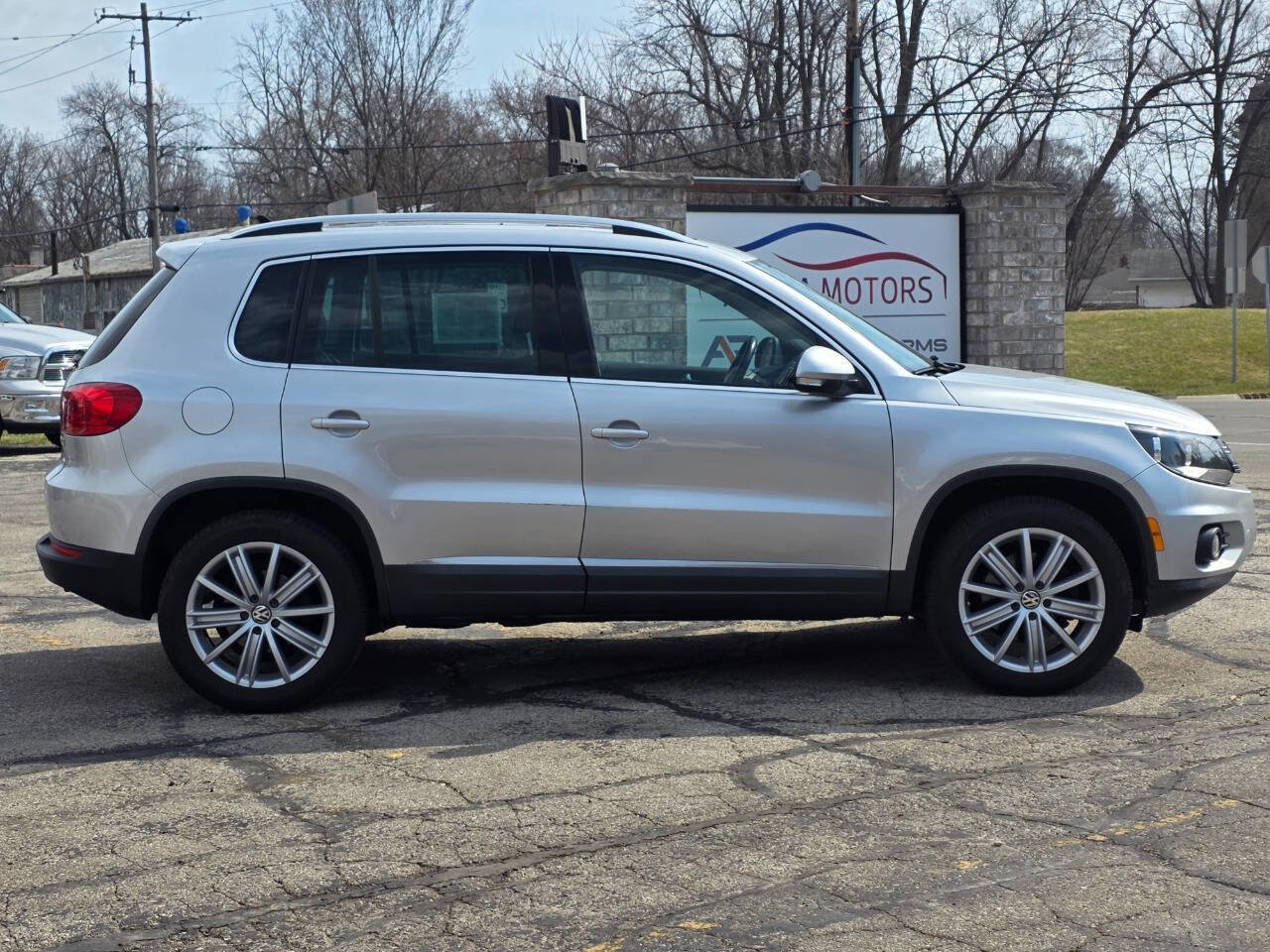 Used 2012 Volkswagen Tiguan SE FWD image 7