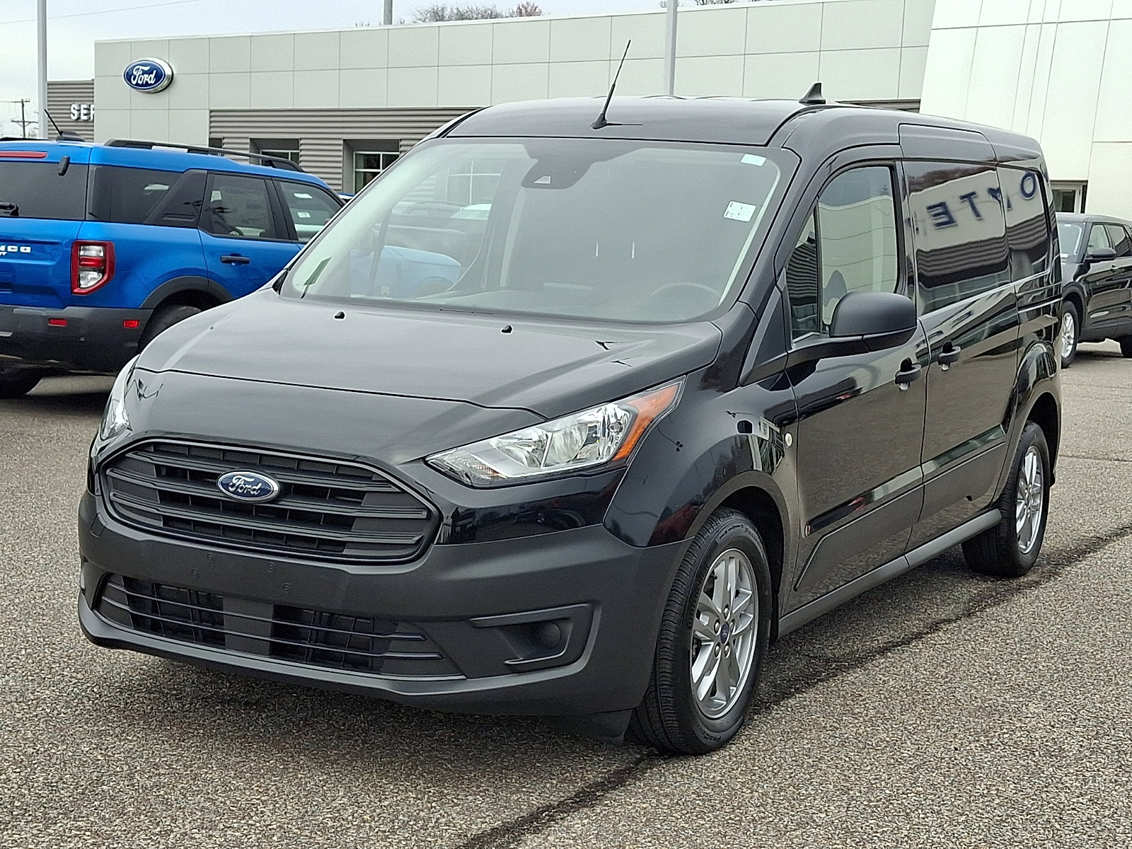 Certified 2023 Ford Transit Connect XL image 4
