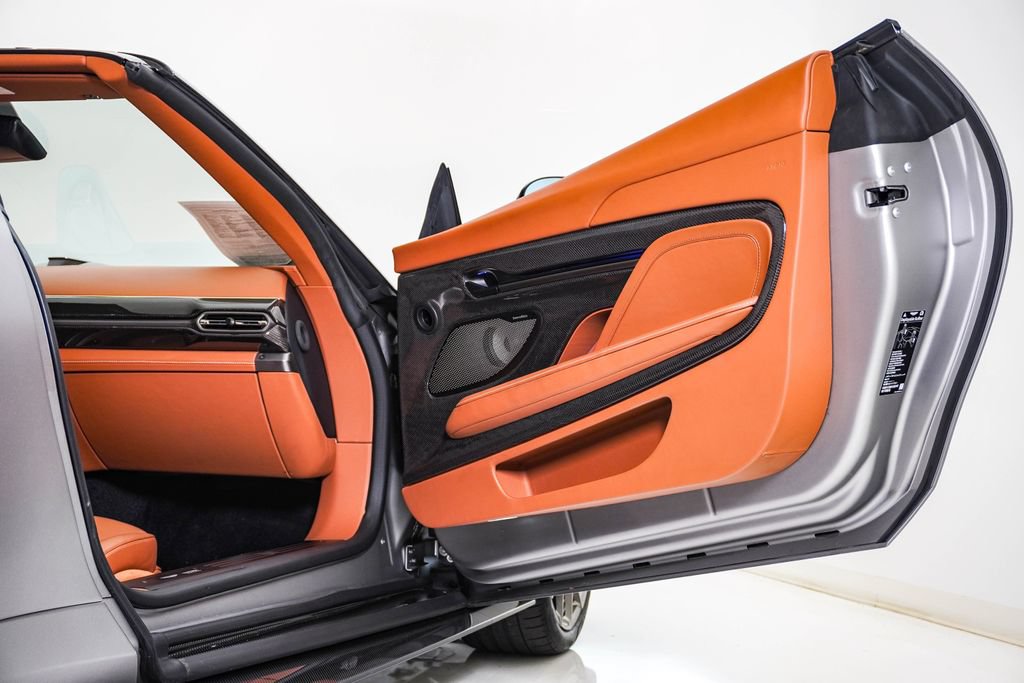 Used 2026 Aston Martin Vanquish Convertible RWD image 22