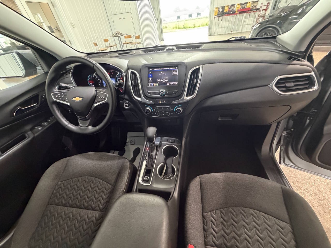 Used 2023 Chevrolet Equinox LT FWD image 29