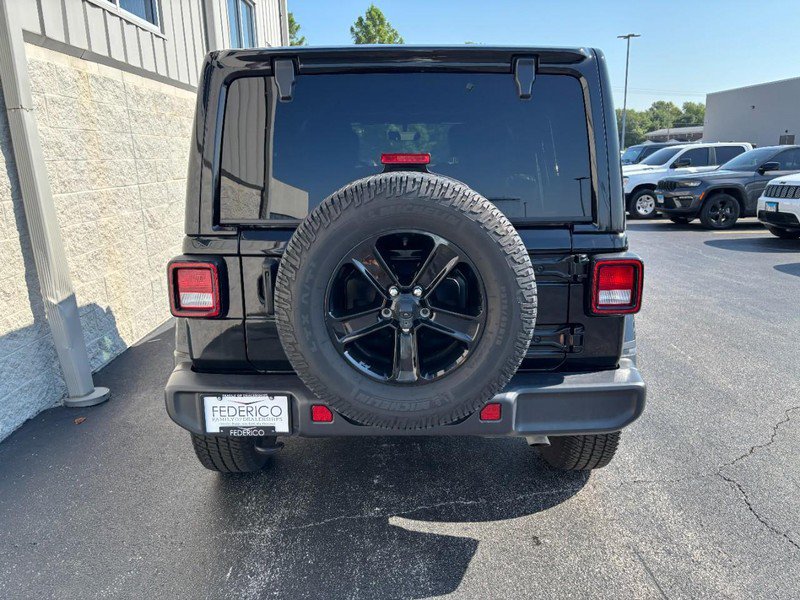 Used 2023 Jeep Wrangler Unlimited Sahara AWD/4WD image 4