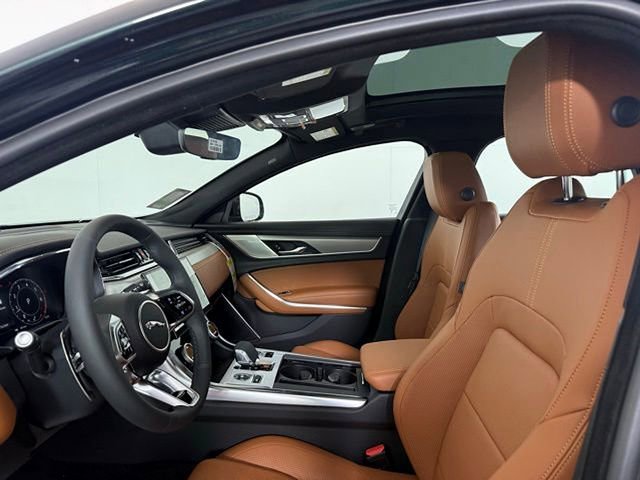 New 2024 Jaguar XF R-Dynamic SE image 28