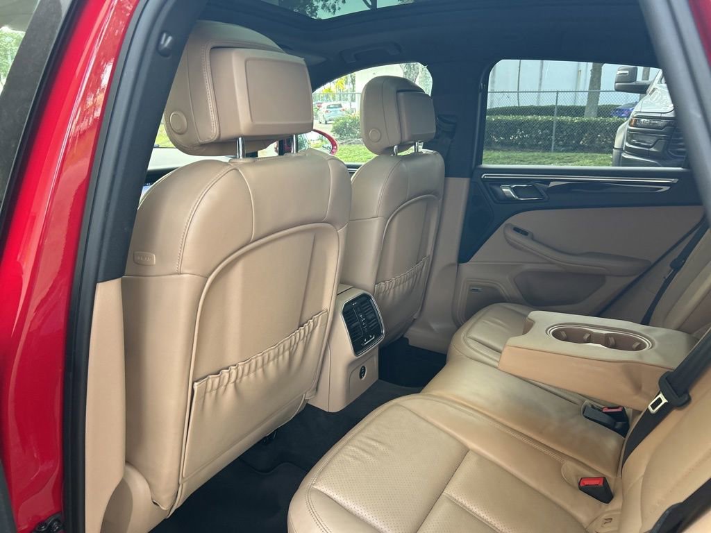 Used 2020 Porsche Macan image 35