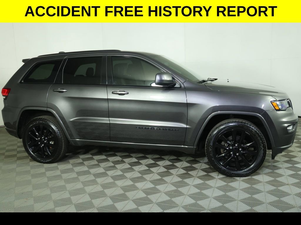 Used 2019 Jeep Grand Cherokee Altitude AWD/4WD image 3