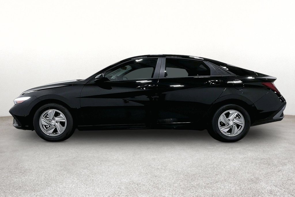 New 2026 Hyundai Elantra SE FWD image 6