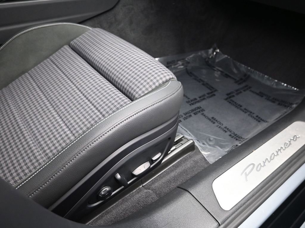 Certified 2024 Porsche Panamera image 28