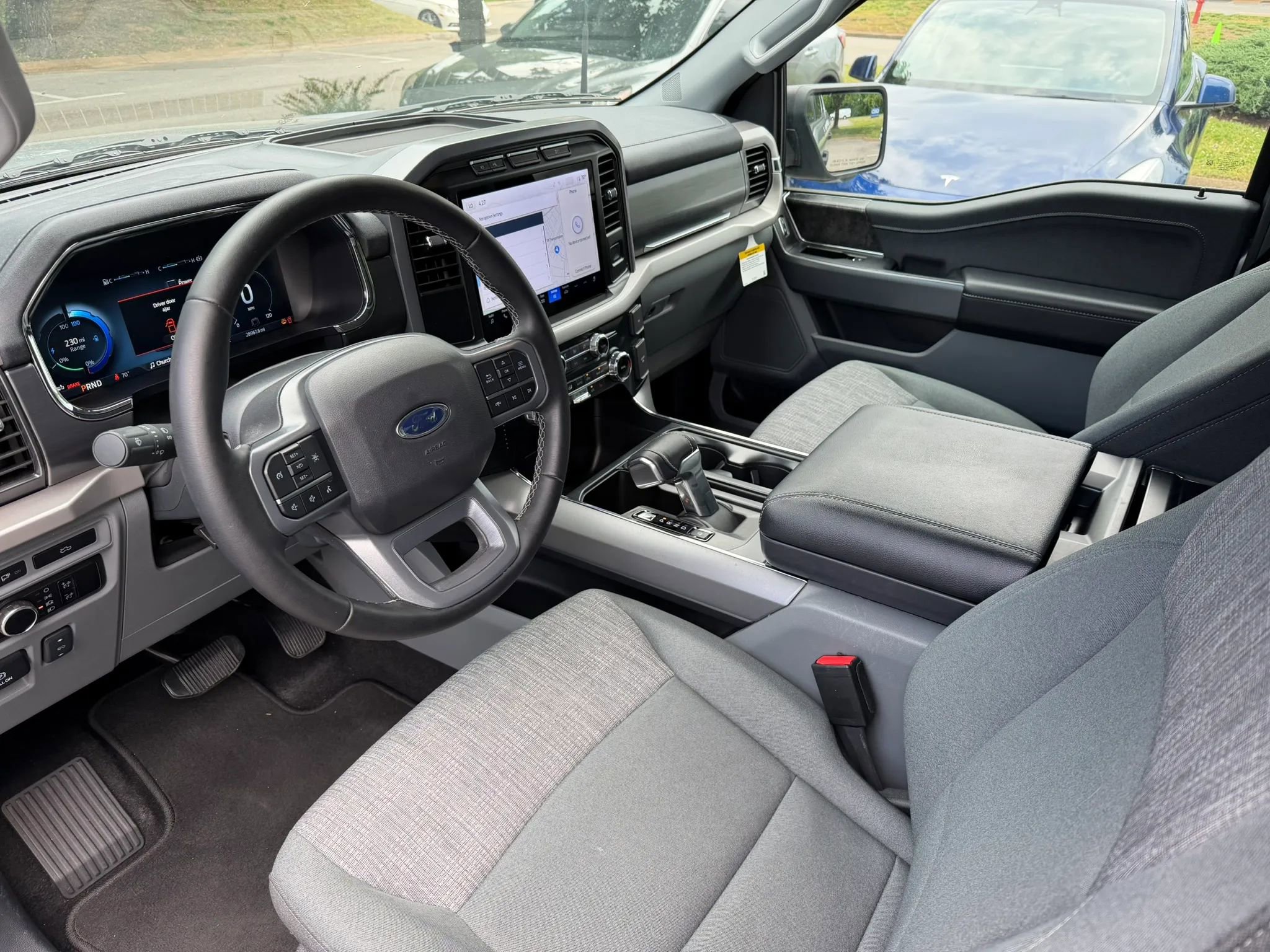 Used 2023 Ford F150 Lightning XLT AWD/4WD image 18