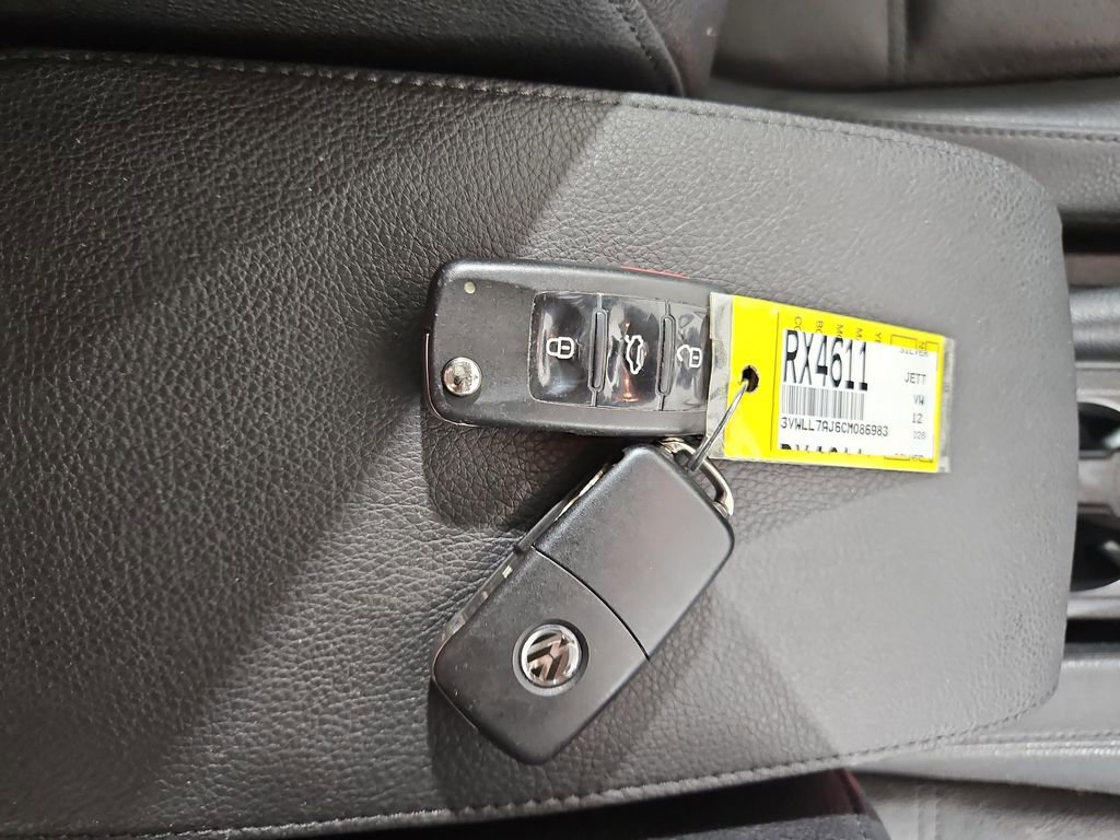 Used 2012 Volkswagen Jetta TDI FWD image 27