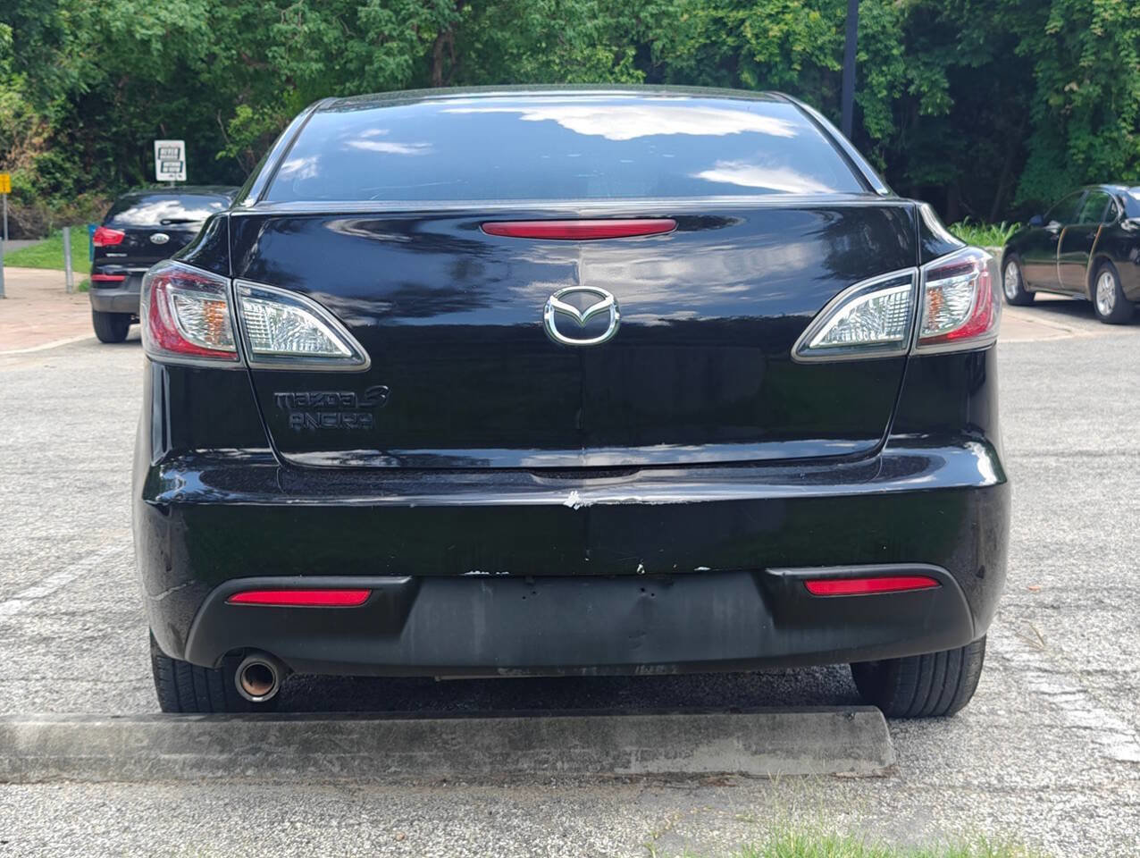 Used 2011 MAZDA MAZDA3 i Touring FWD image 4
