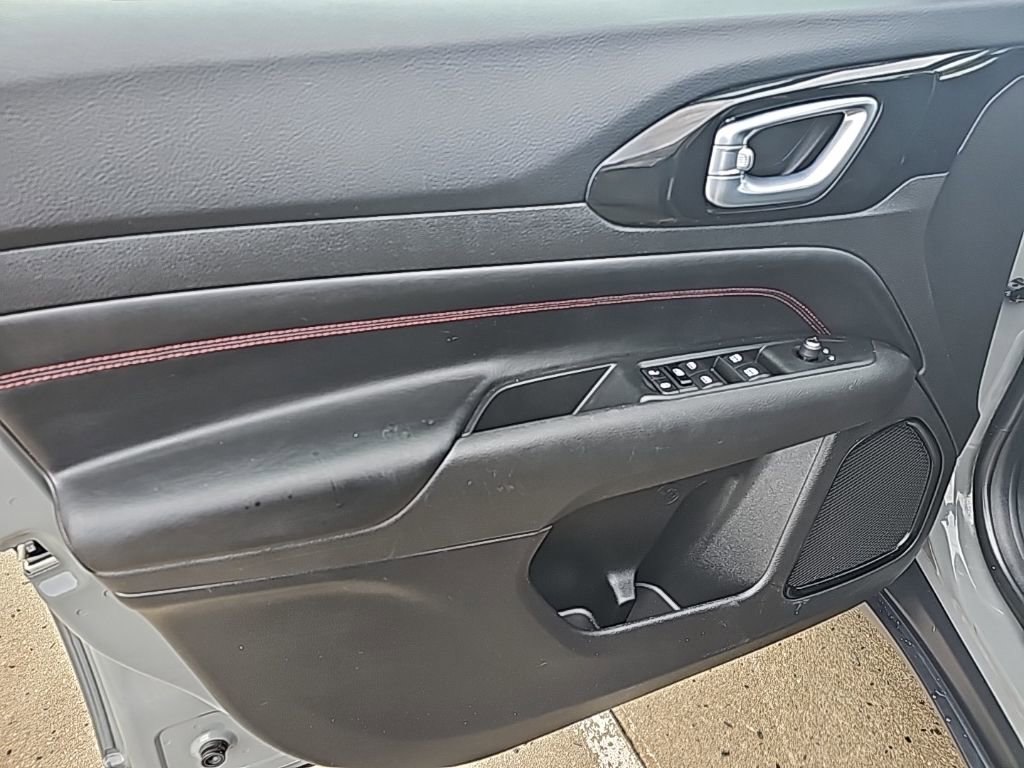 Certified 2022 Jeep Compass Trailhawk w/ Trailhawk Convenience Group AWD/4WD image 17