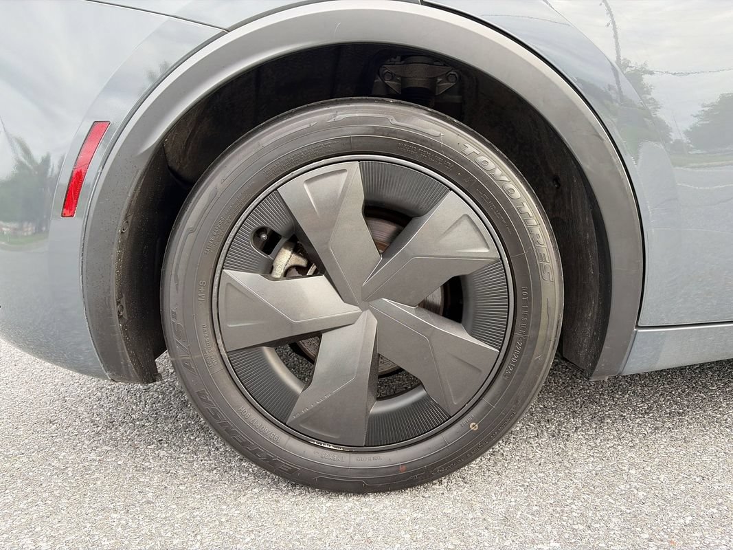 Used 2023 Toyota Prius LE FWD image 31
