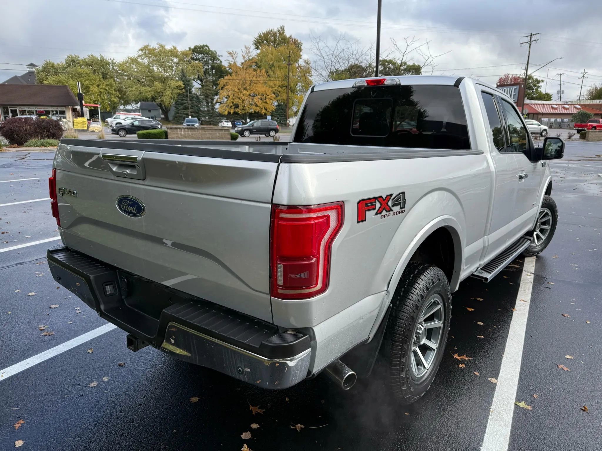 Used 2015 Ford F150 Lariat image 5