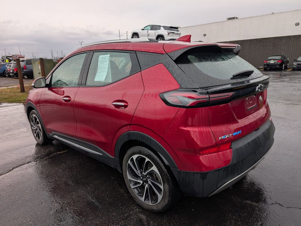 Used 2022 Chevrolet Bolt EUV Premier w/ Sun & Sound Package image 6