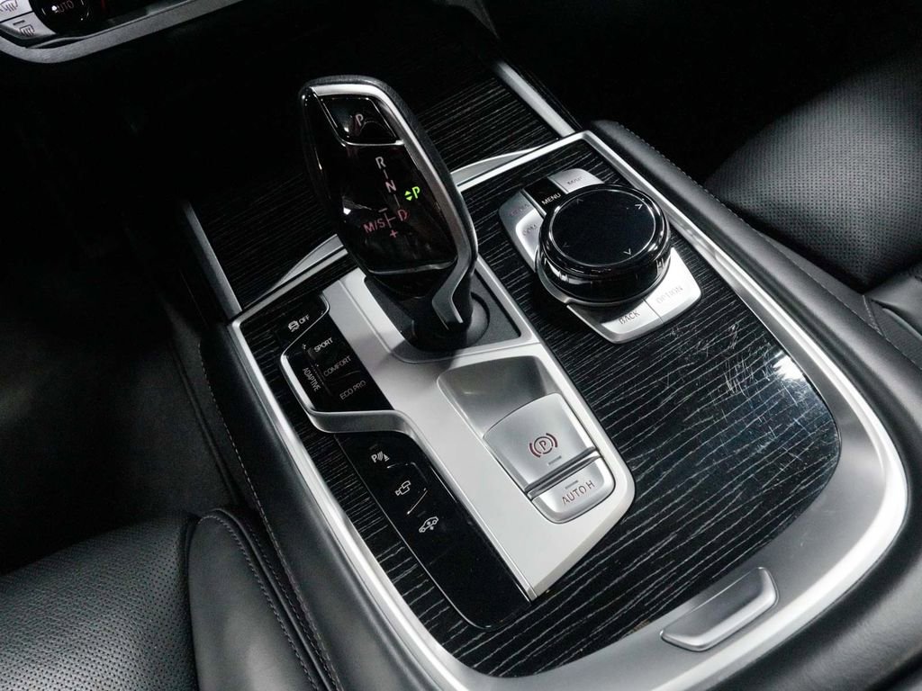 Used 2022 BMW 750i xDrive w/ Executive Package AWD/4WD image 33