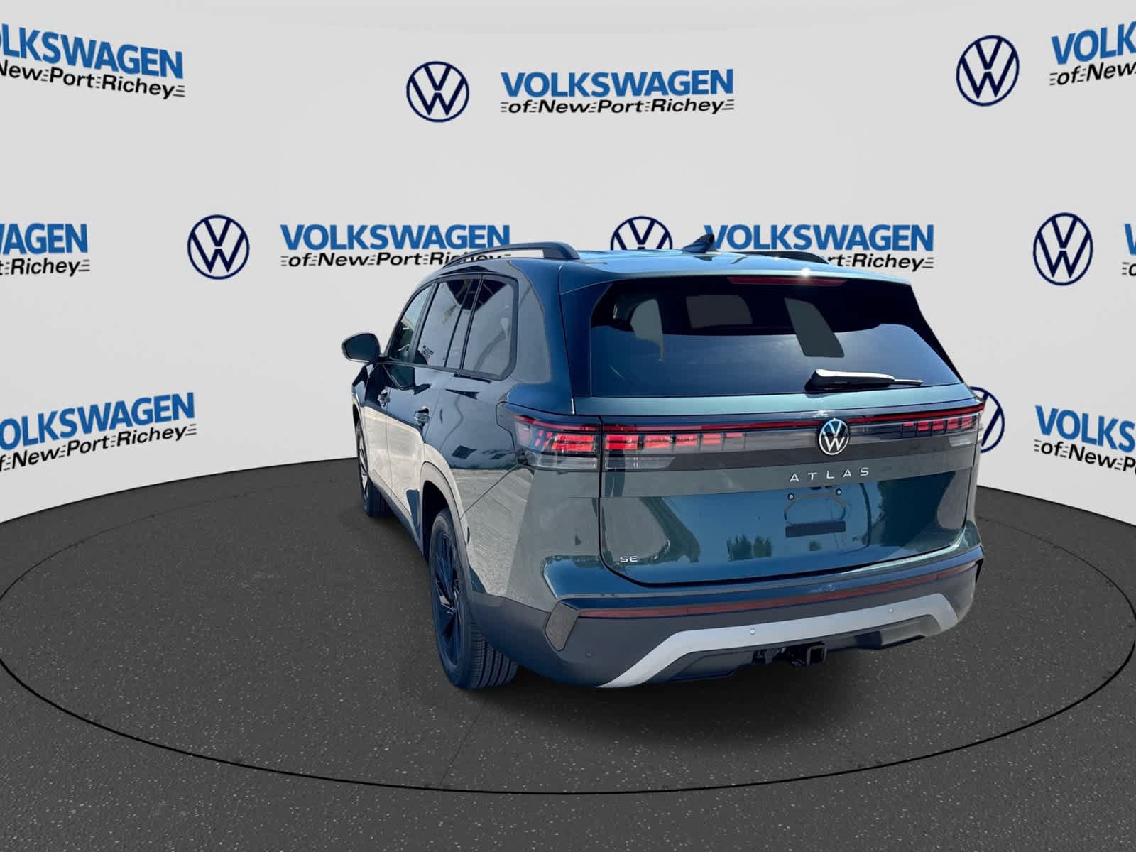 New 2027 Volkswagen Atlas SE FWD image 12