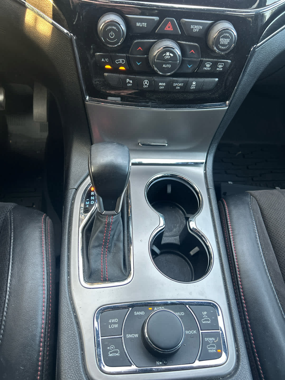 Used 2021 Jeep Grand Cherokee Trailhawk AWD/4WD image 12