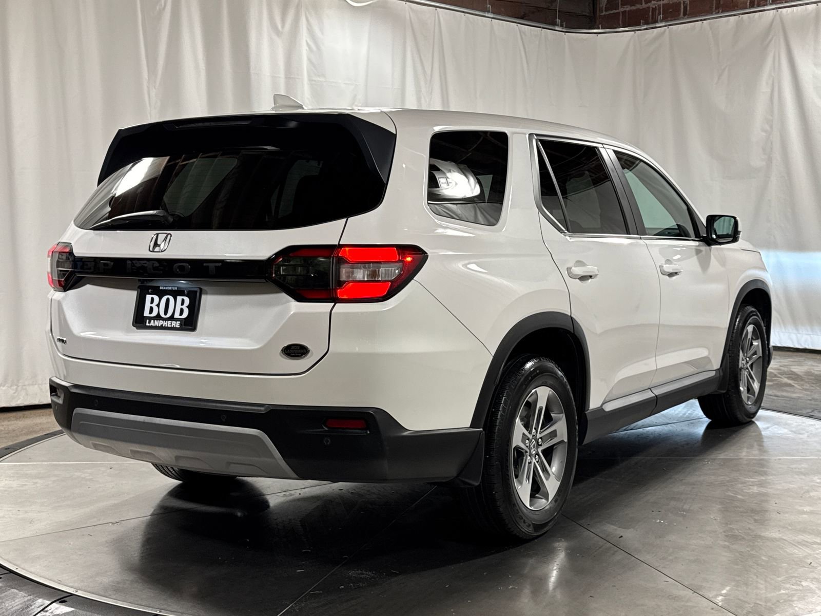 Used 2025 Honda Pilot EX-L image 10