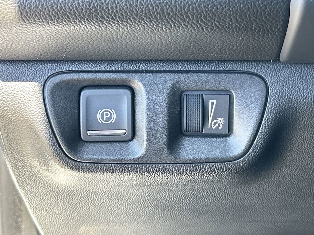 Used 2021 GMC Acadia SLT FWD image 18