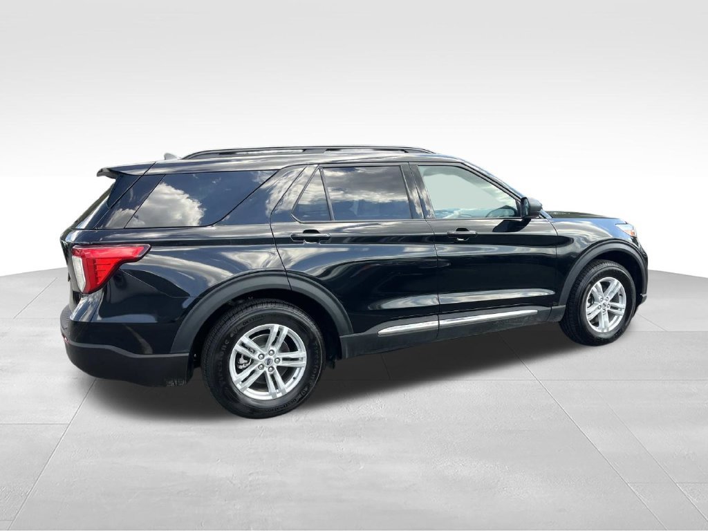 Used 2022 Ford Explorer XLT RWD image 2