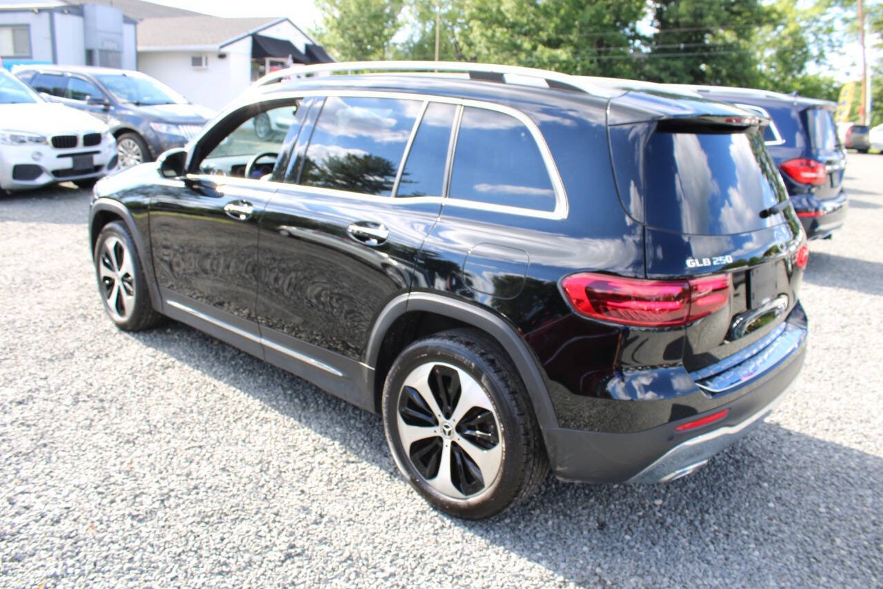 Used 2024 Mercedes-Benz GLB 250 image 9