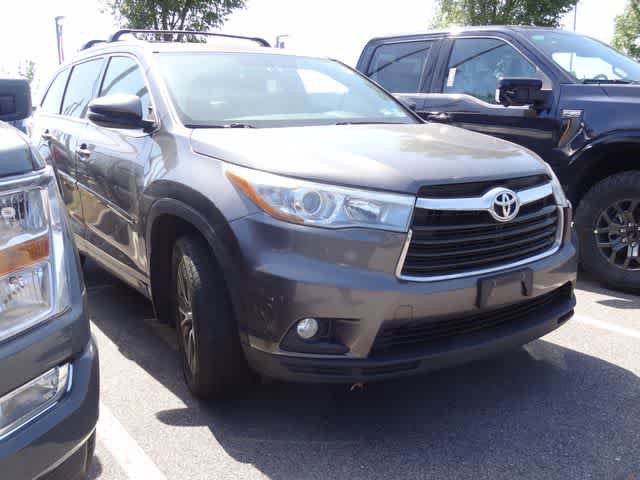 Used 2016 Toyota Highlander XLE w/ Protection Package #3 AWD/4WD image 3