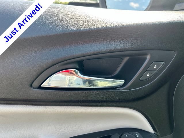 Used 2019 Chevrolet Equinox LS FWD image 12
