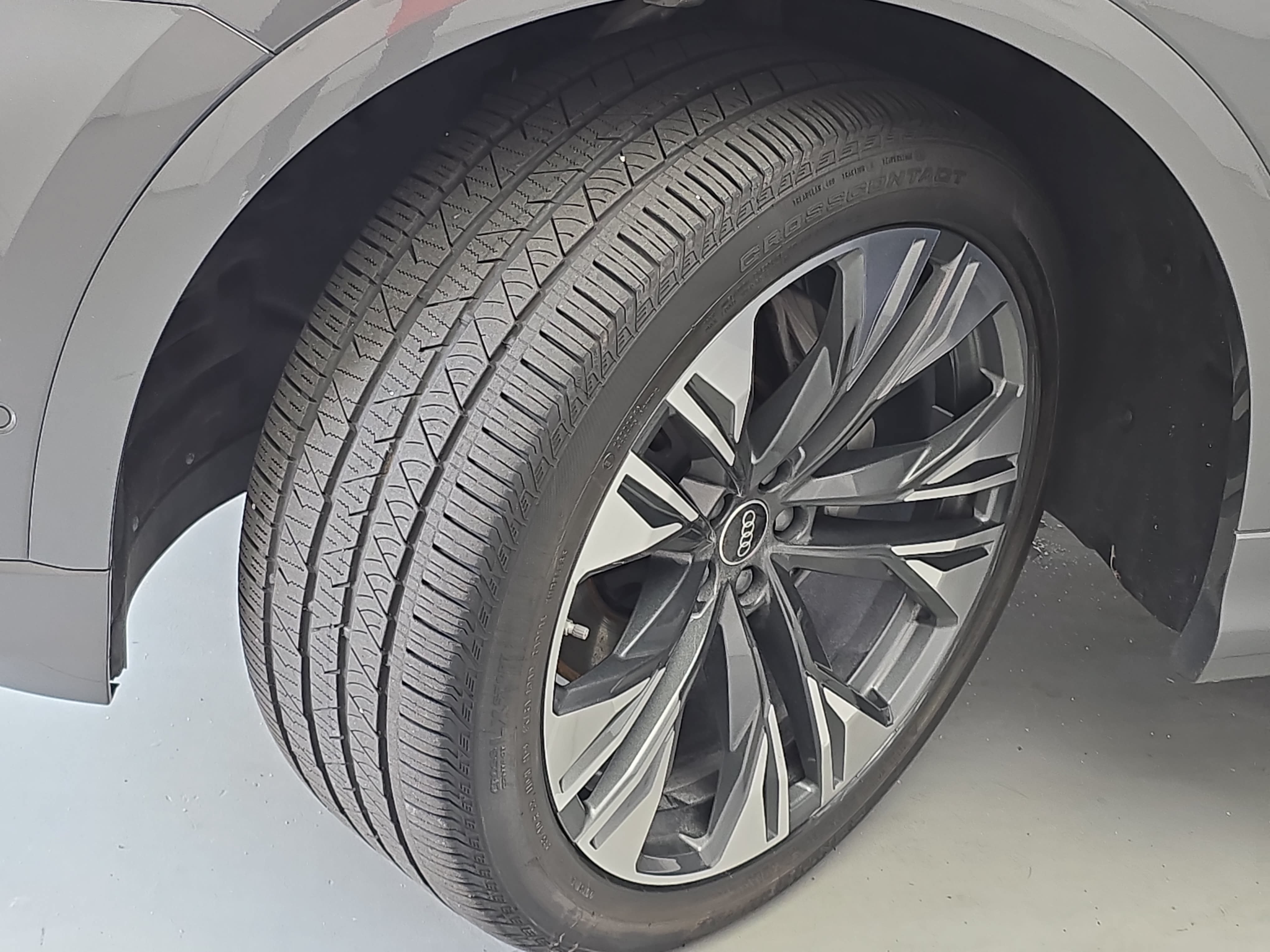 Used 2024 Audi Q8 Premium Plus AWD/4WD image 33