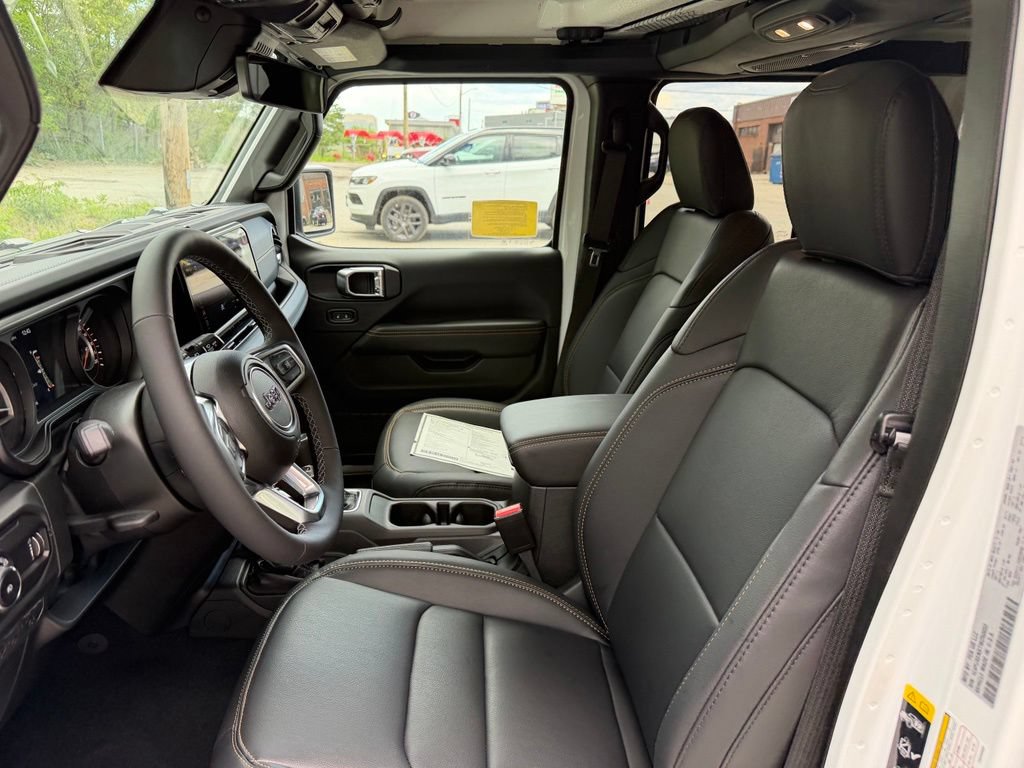 New 2026 Jeep Wrangler Unlimited Sahara AWD/4WD image 18