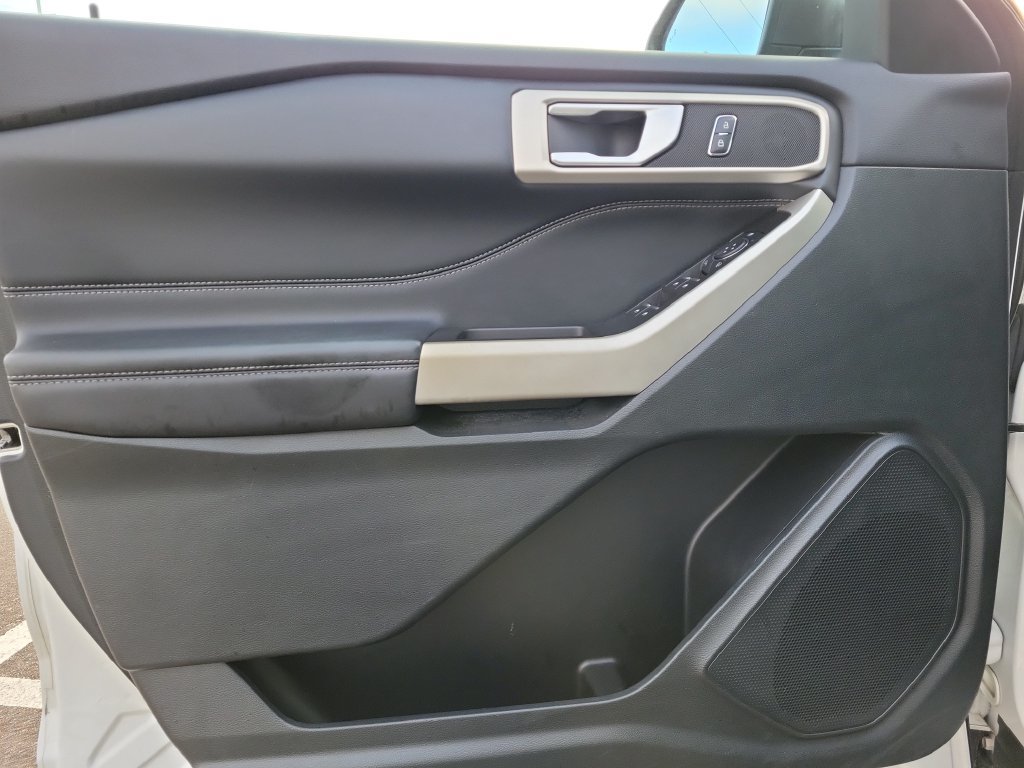 Used 2023 Ford Explorer XLT RWD image 13